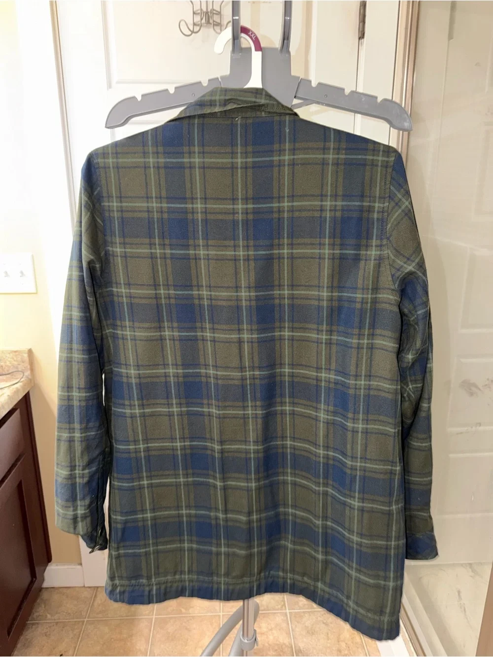 The North Face Men's Dark Olive Green Quilted Raincoat